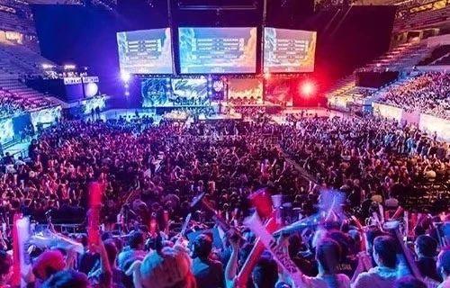 不少年轻球 不少年轻球