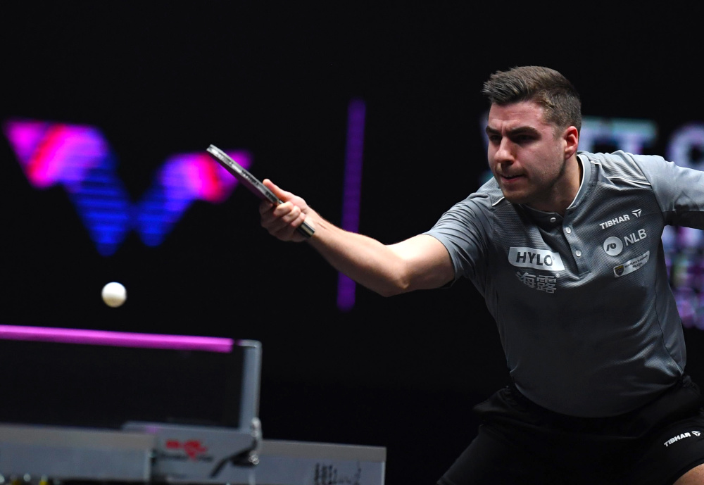 海报背后的 海报背后的